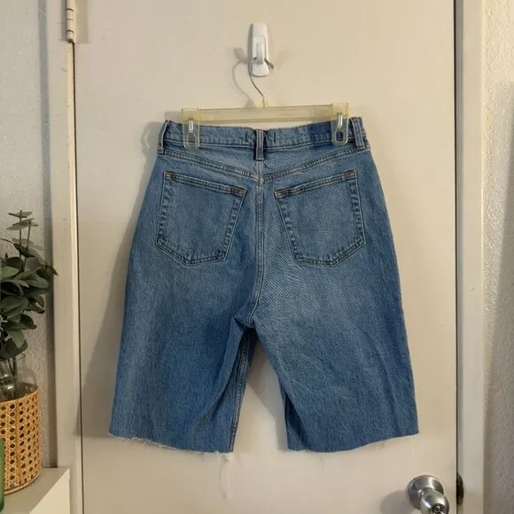 🦋 ABERCROMBIE &amp; FITCH Dad High Rise Denim Jorts Shorts Asymmetrical Raw Hem 29