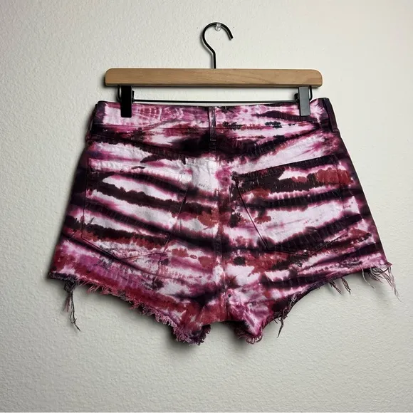 AGOLDE Parker Cutoff Tie-Dye Denim Shorts in Envision
