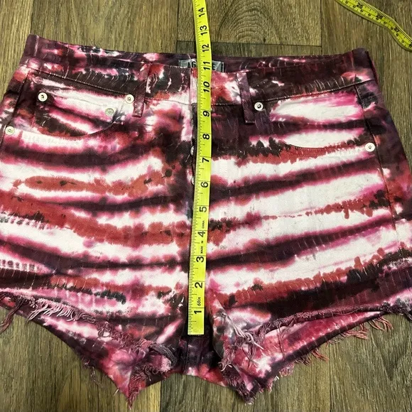 AGOLDE Parker Cutoff Tie-Dye Denim Shorts in Envision