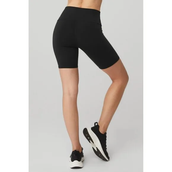 ALO Yoga 7&quot; Airbrush High-Waisted Biker Shorts in Black