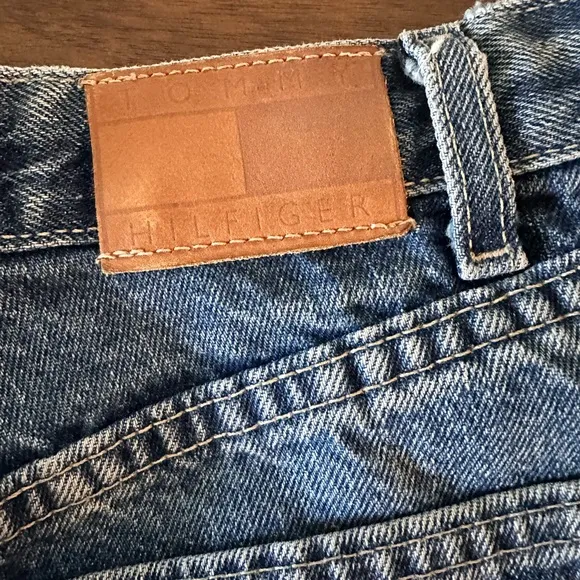 Authentic Tommy Hilfiger Jean Shorts Dark Wash Size 2 Great Condition