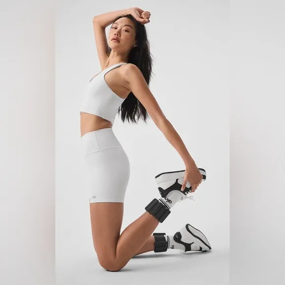 BNWT ALO Yoga 5” Airbrush High Waist Biker Shorts L White