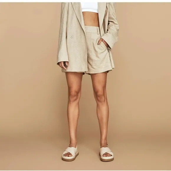 Carbon38 Women's Tan Linen Utility Shorts Size Small