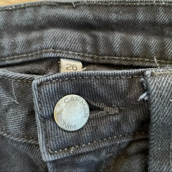 Carmar black denim short shorts 26