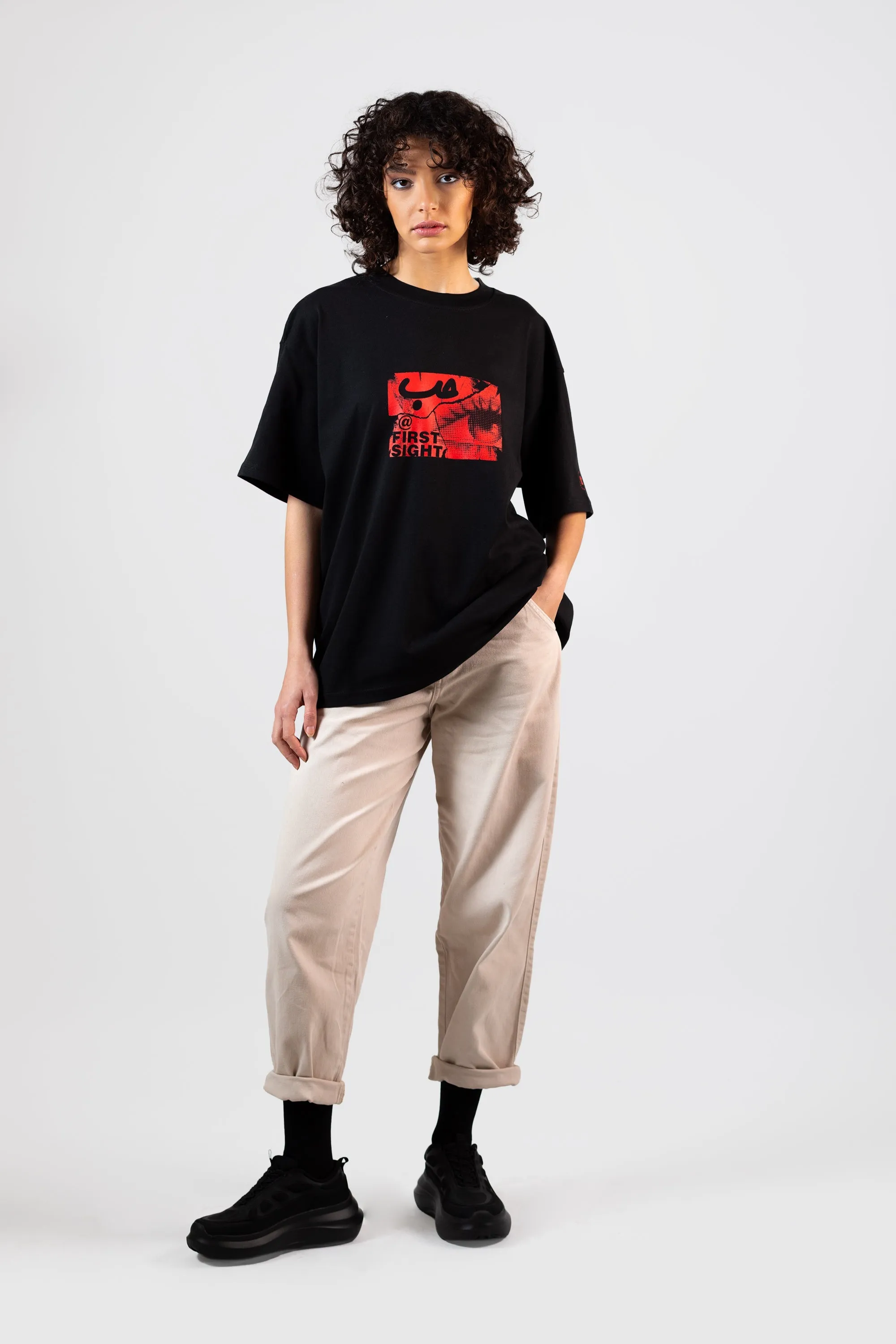 Hobb at First Sight حب T-shirt