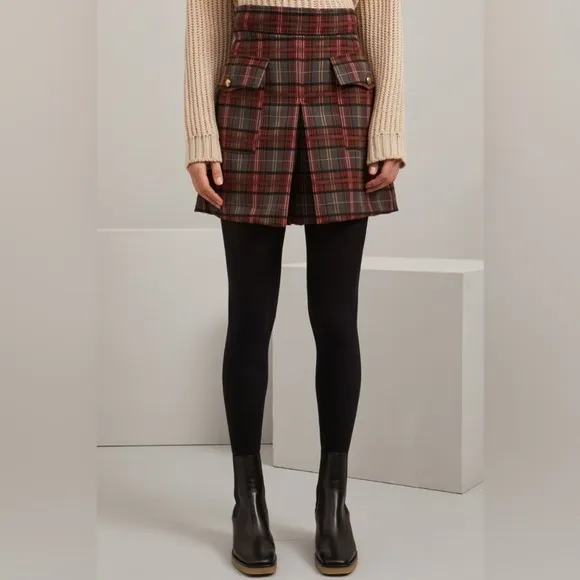 Intrend by Max Mara High-waisted Yarn Wool Shorts Size: MediumUS4/6 Fall/Winter