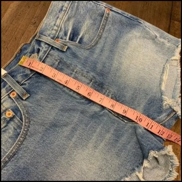 Levi's | Size 30 | 501 High Rise Shorts