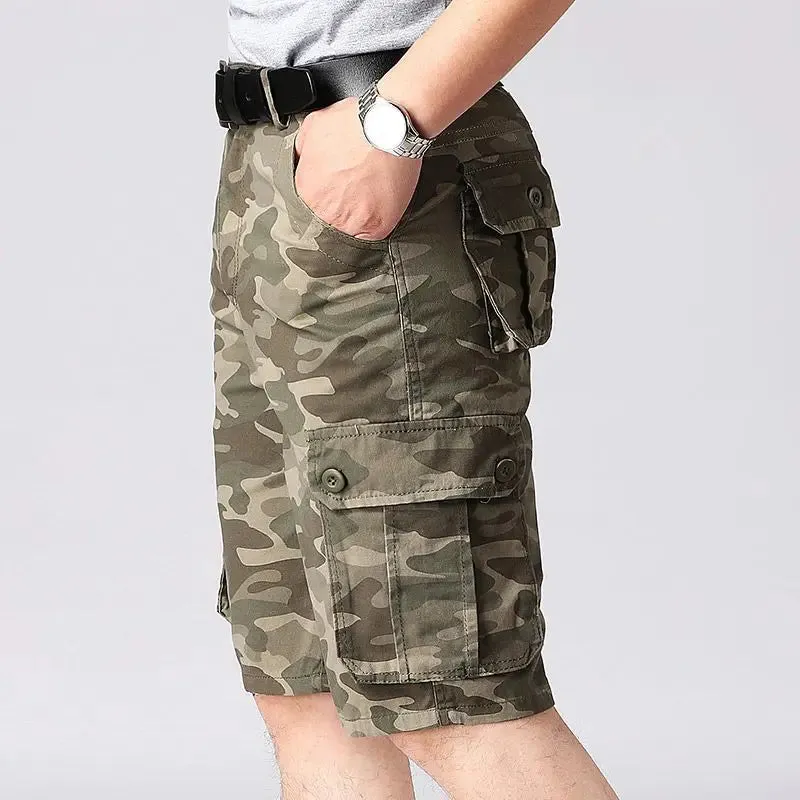 Militärische Cargo Shorts mit Tarnmuster