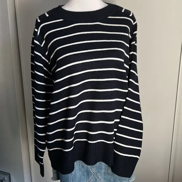 New Women’s Plus T TAHARI Navy and White Striped Crewneck Sweater