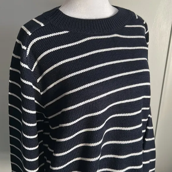 New Women’s Plus T TAHARI Navy and White Striped Crewneck Sweater