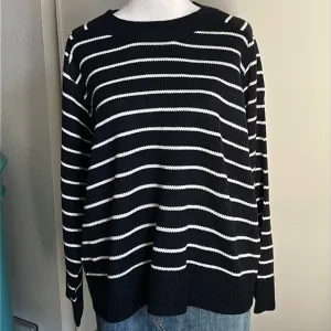 New Women’s Plus T TAHARI Navy and White Striped Crewneck Sweater