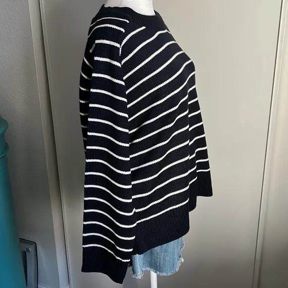 New Women’s Plus T TAHARI Navy and White Striped Crewneck Sweater