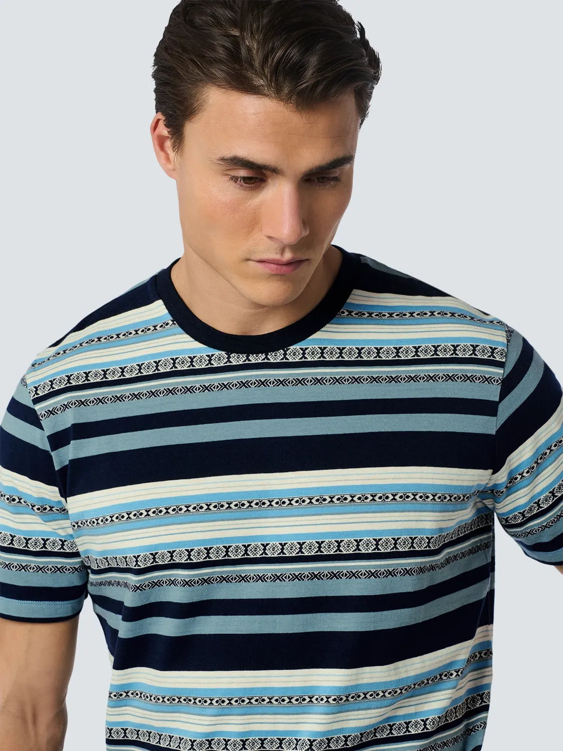 NO EXCESS MULTI STRIPE PRINT CREWNECK T-SHIRT 23350352