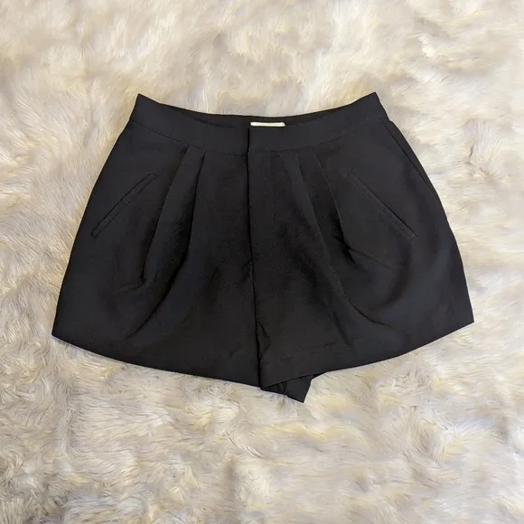NWT Lovers and Friends Kind of Love Short in Black