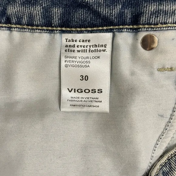 NWT Vigoss® Stars ACE 3&quot; High Rise Denim Shorts | Size 30 Raw Hem