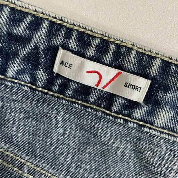 NWT Vigoss® Stars ACE 3&quot; High Rise Denim Shorts | Size 30 Raw Hem