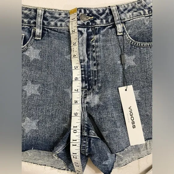 NWT Vigoss® Stars ACE 3&quot; High Rise Denim Shorts | Size 30 Raw Hem