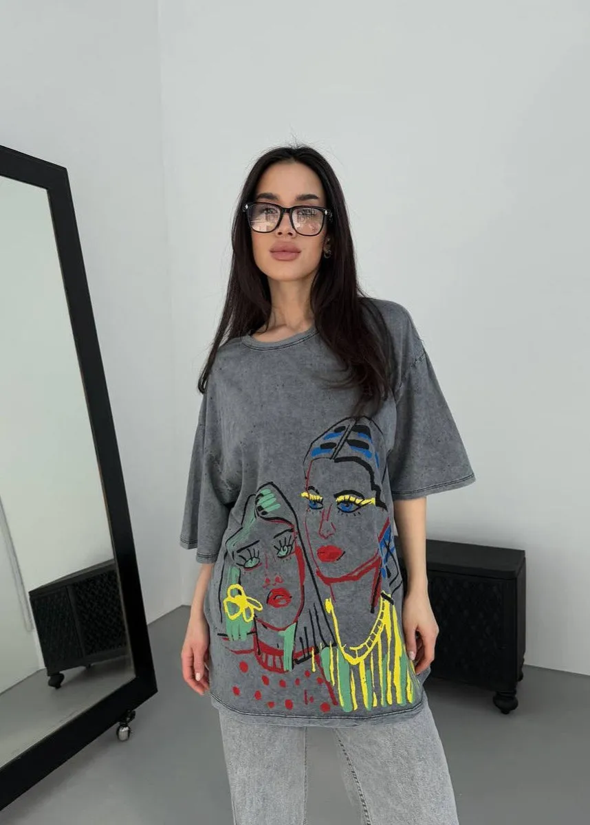 Oversized Graphic T-Shirt – Vintage Wash with Artistic Print