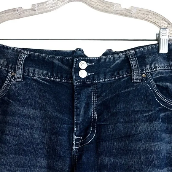 Series 31 Womens Short &amp; Sexy Denim Jean Shorts Sz 18 Embroidered Sequin Stretch