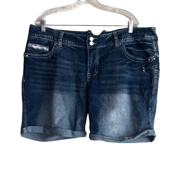 Series 31 Womens Short &amp; Sexy Denim Jean Shorts Sz 18 Embroidered Sequin Stretch