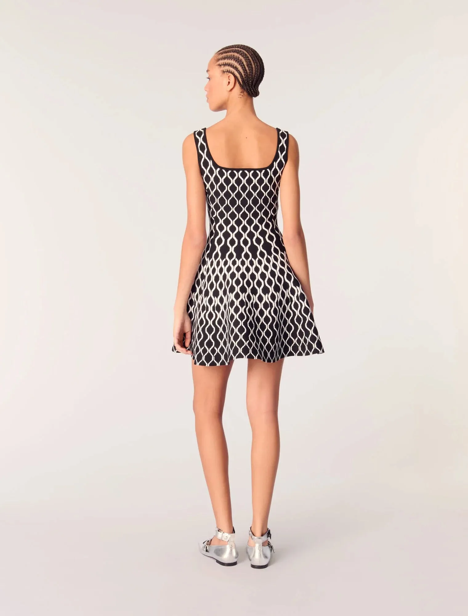 Short patterned knit dress