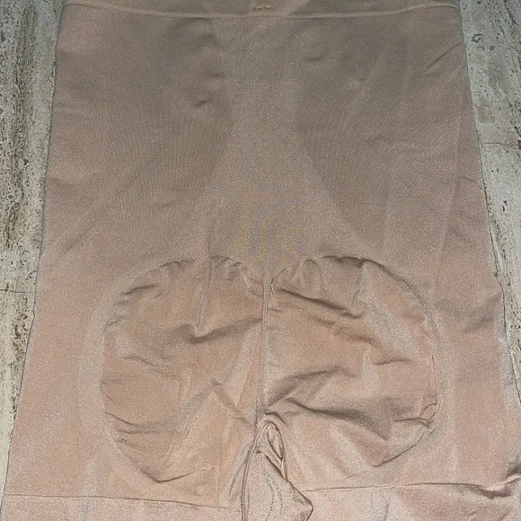 SPANX ONCORE SCULPT High Waisted Mid Thigh Short in soft Nude Sz XL Open Gasset