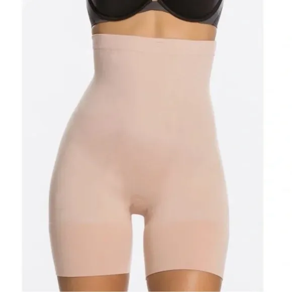 SPANX Slim Cognito Shaping Mid Thigh nude shapewear shorts women’s size small