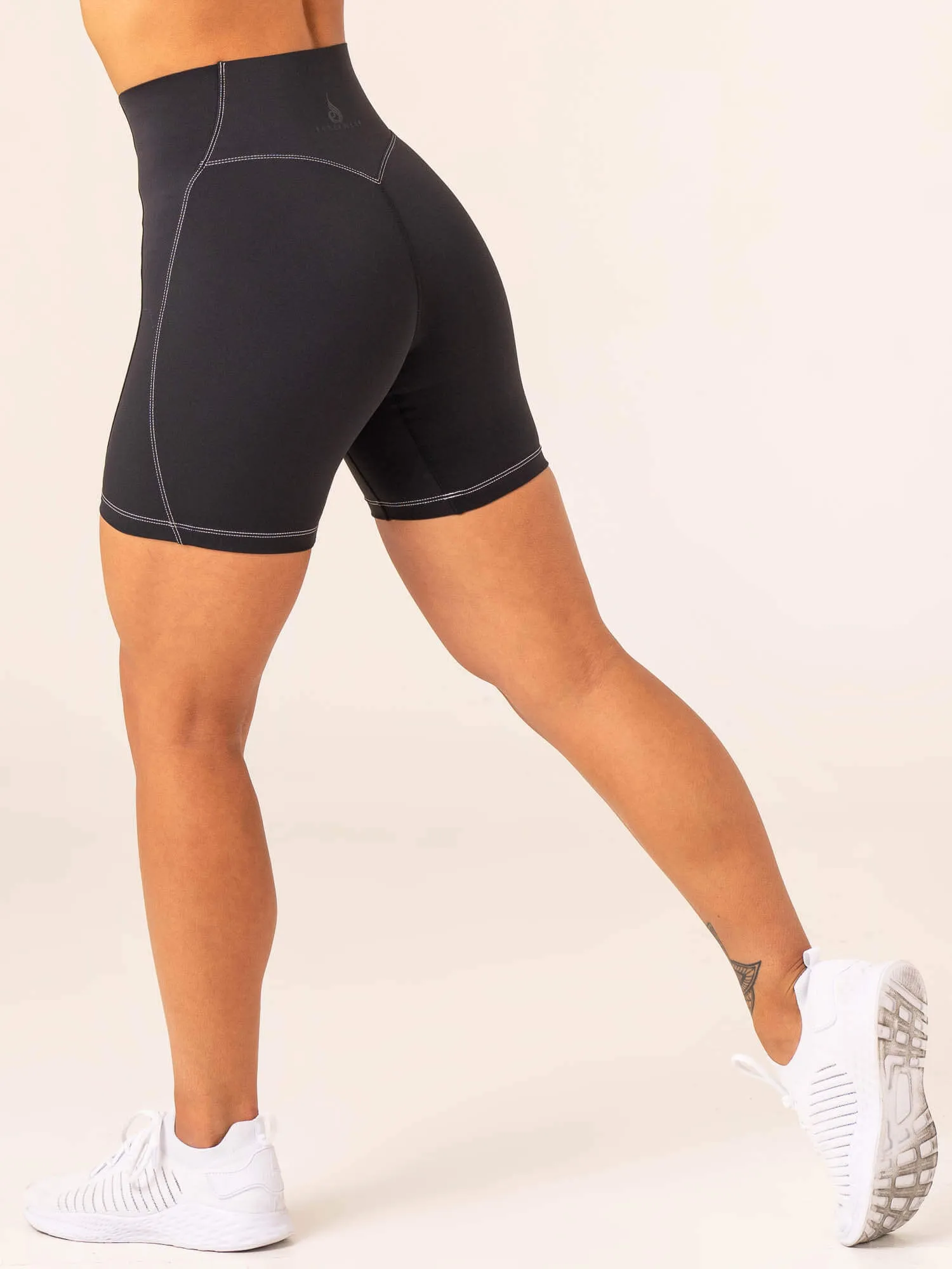 Stride High Waisted Shorts - Black