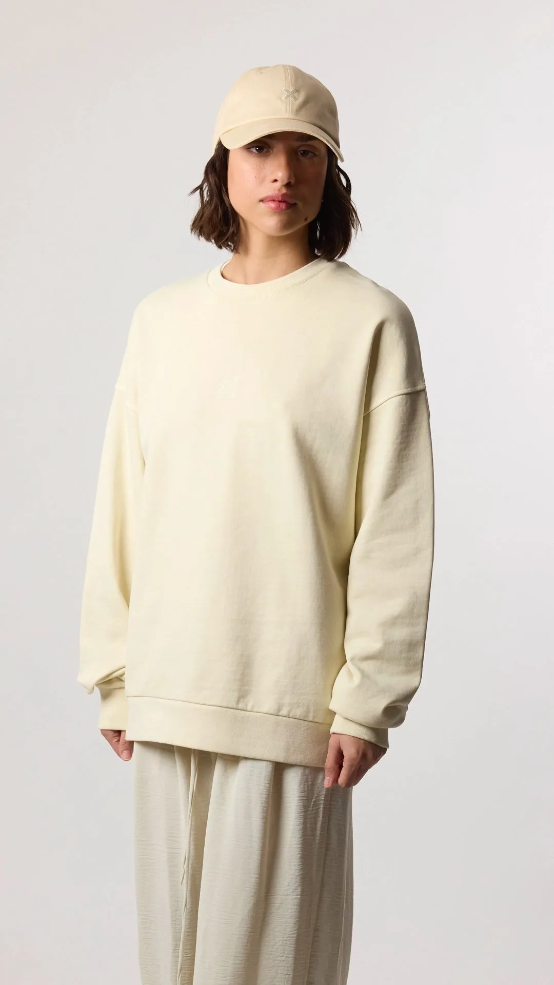 SUDADERA REEF CREMA