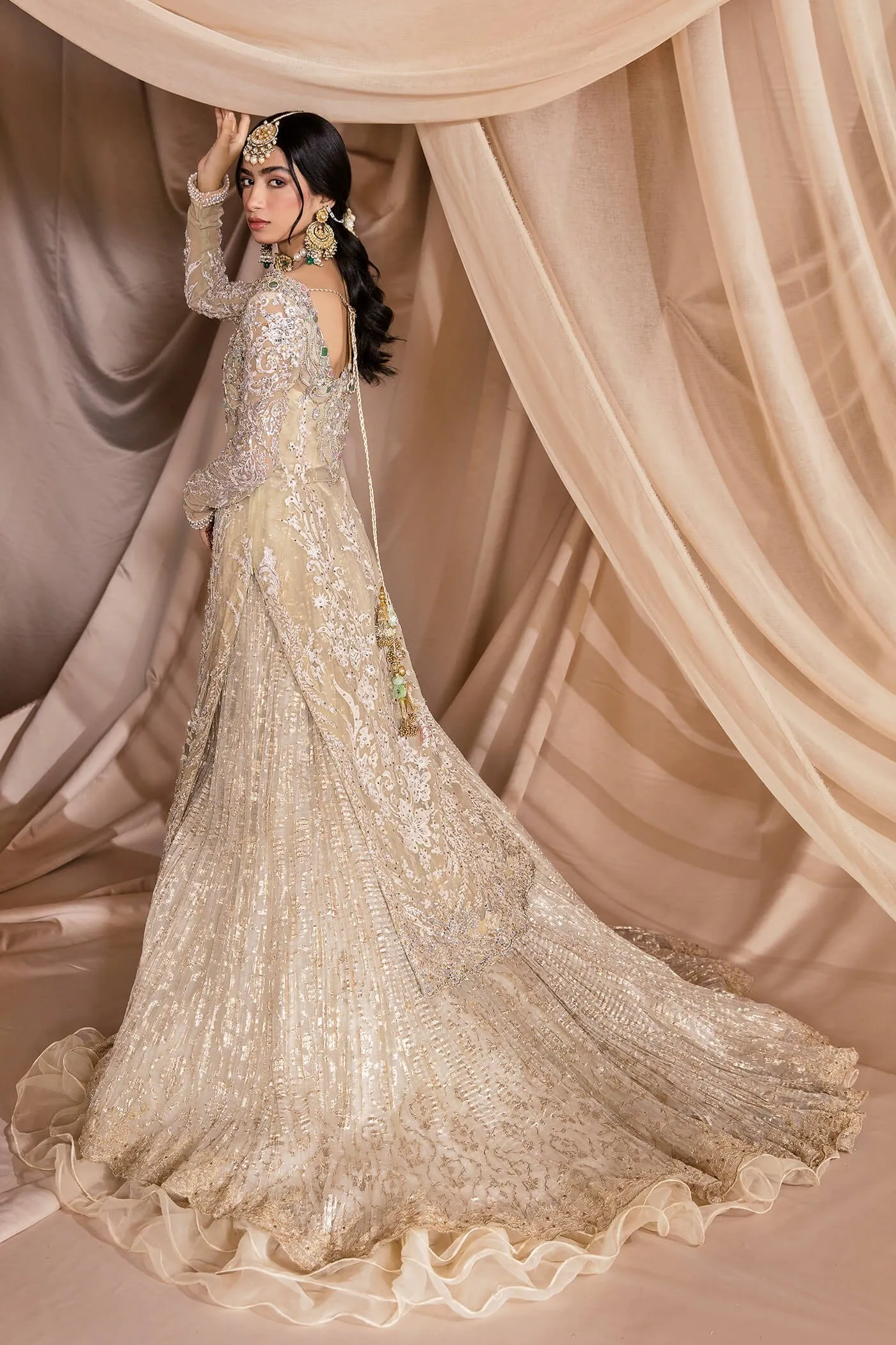 Tena Durrani White Bridal Lehenga Shirt Pakistani Wedding Dresses