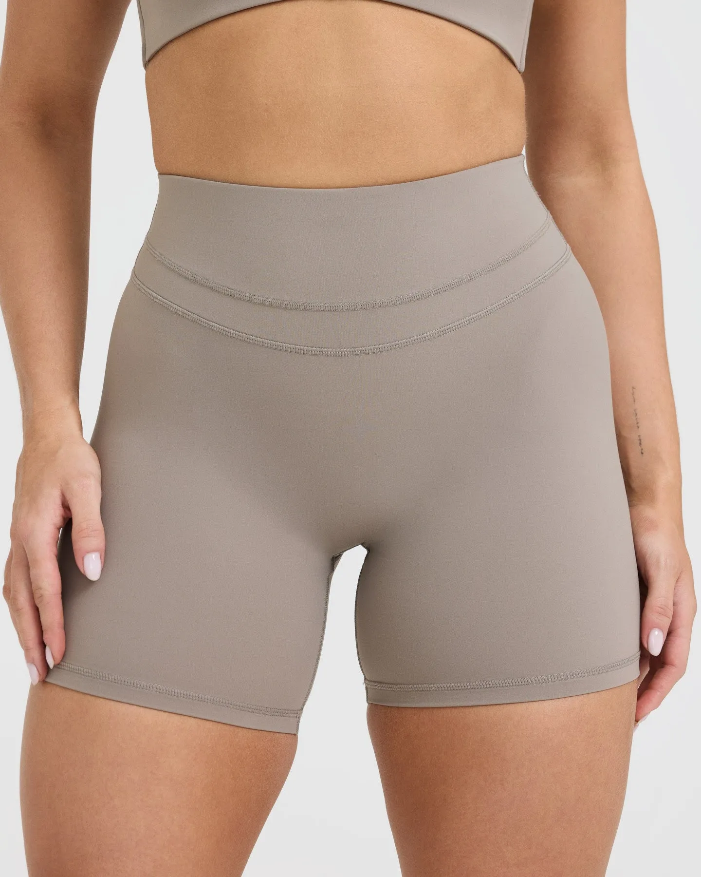 Unified High Waisted Shorts 6" | Minky
