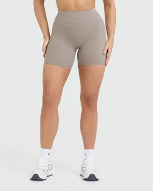Unified High Waisted Shorts 6" | Minky