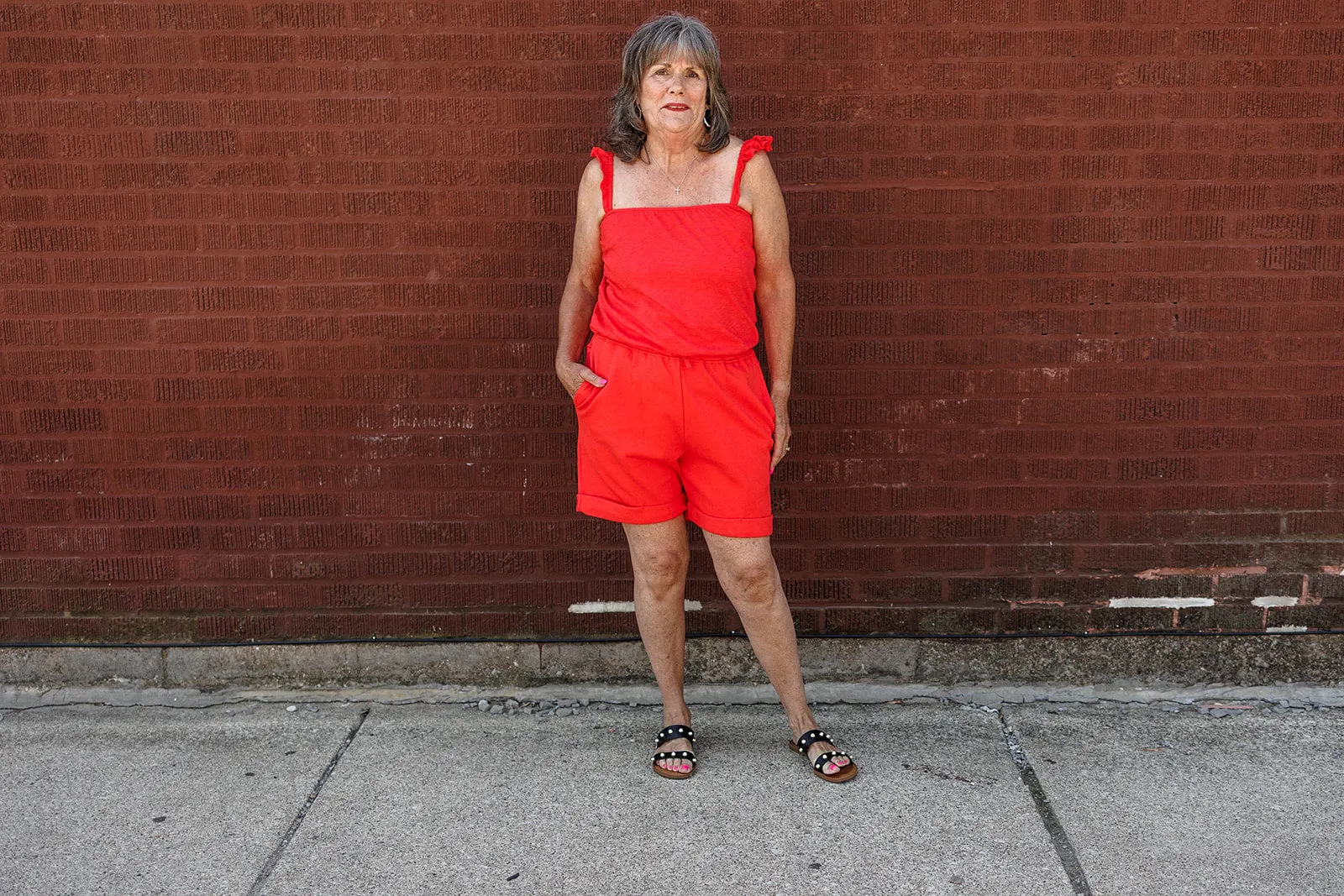 vada winter gym short in poppy red