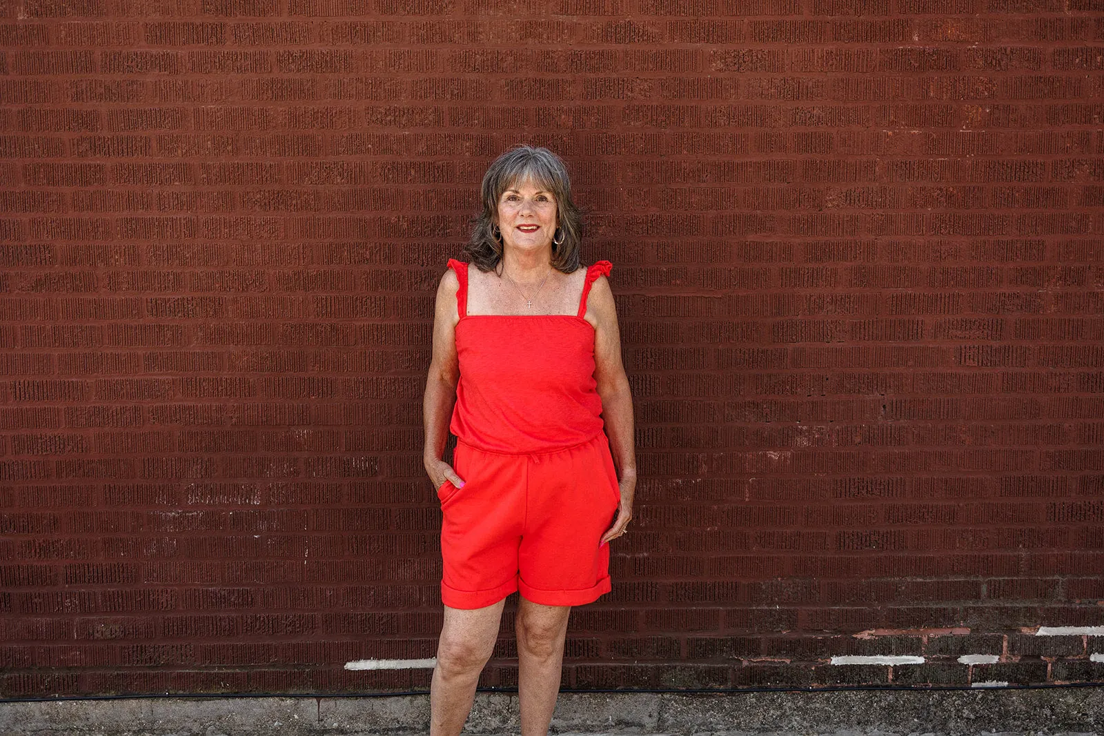vada winter gym short in poppy red