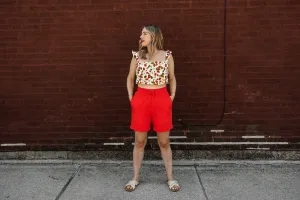 vada winter gym short in poppy red