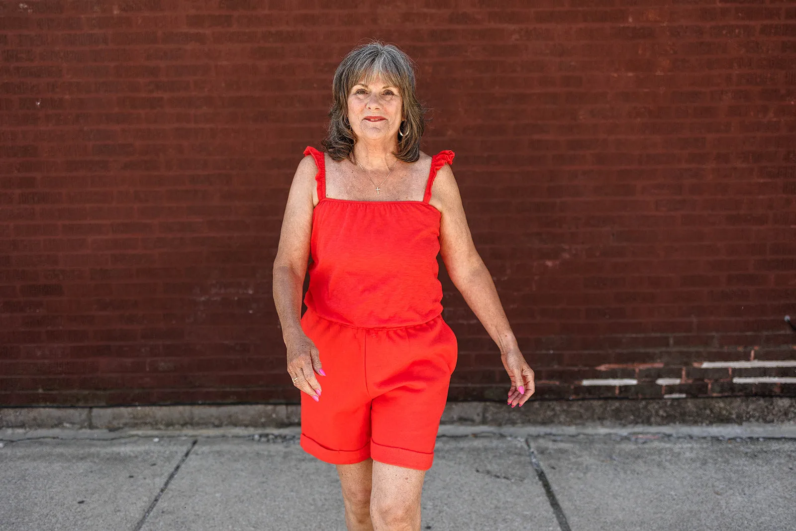 vada winter gym short in poppy red
