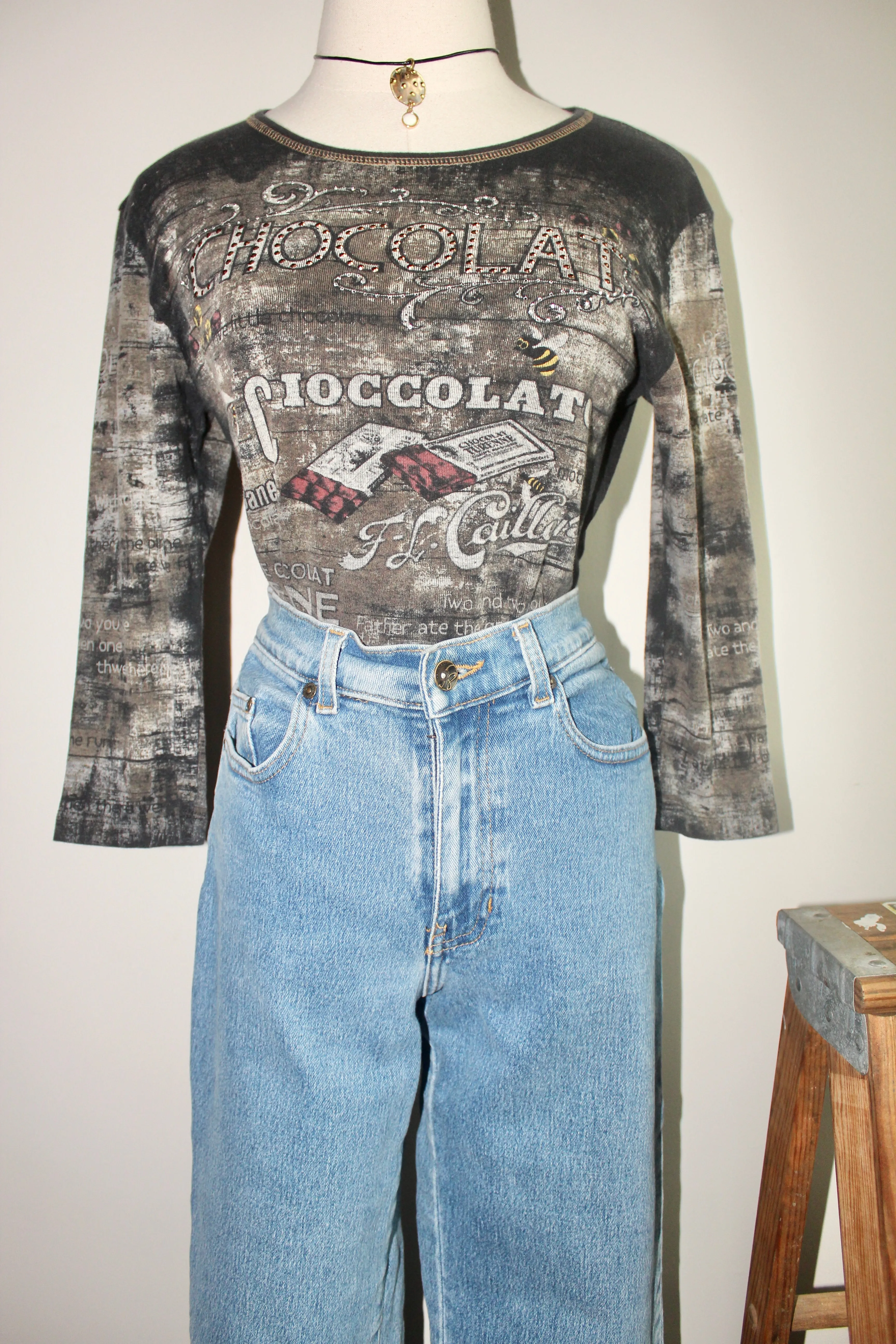 Vintage Y2K 'Chocolate' Graphic Long Sleeve (M)