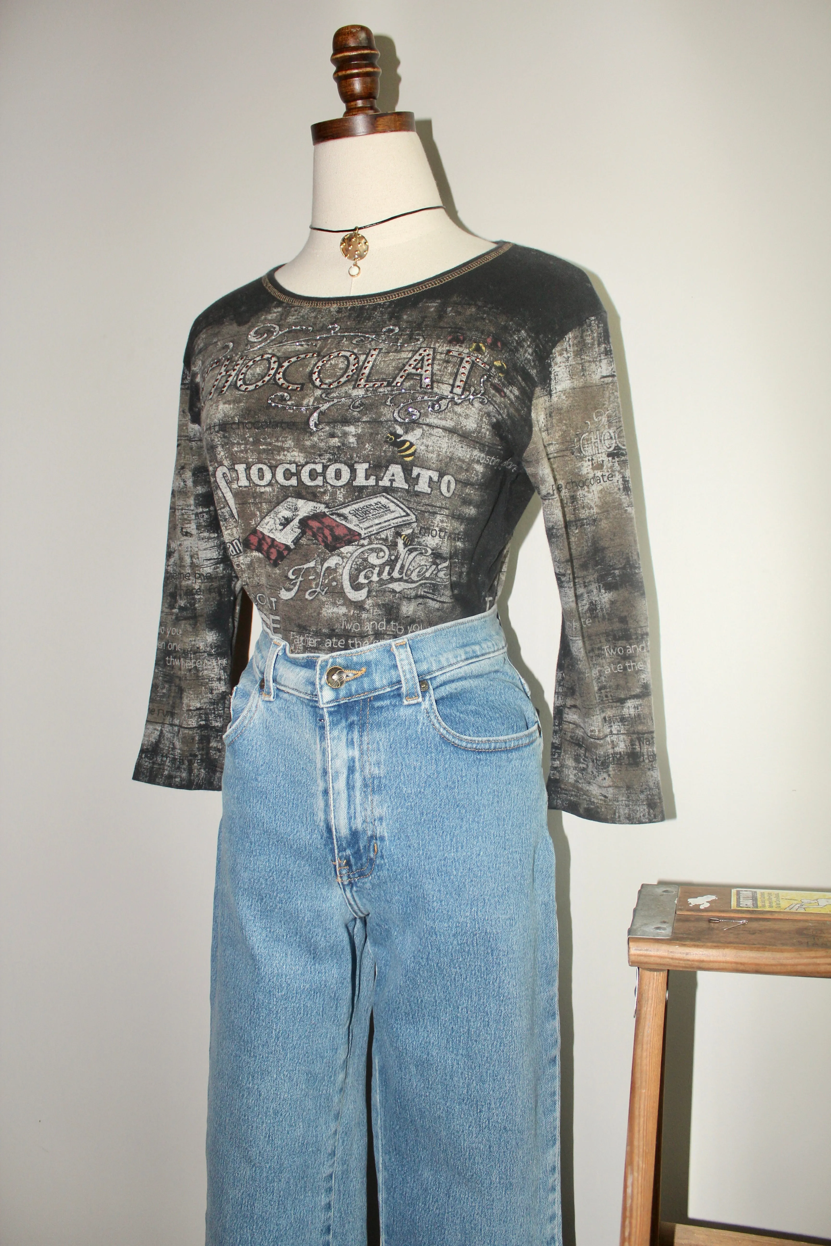 Vintage Y2K 'Chocolate' Graphic Long Sleeve (M)