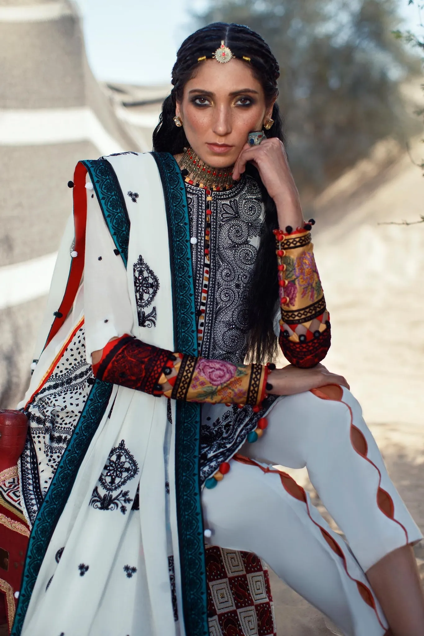 White Black Lawn Kameez Capri Pakistani Eid Dress