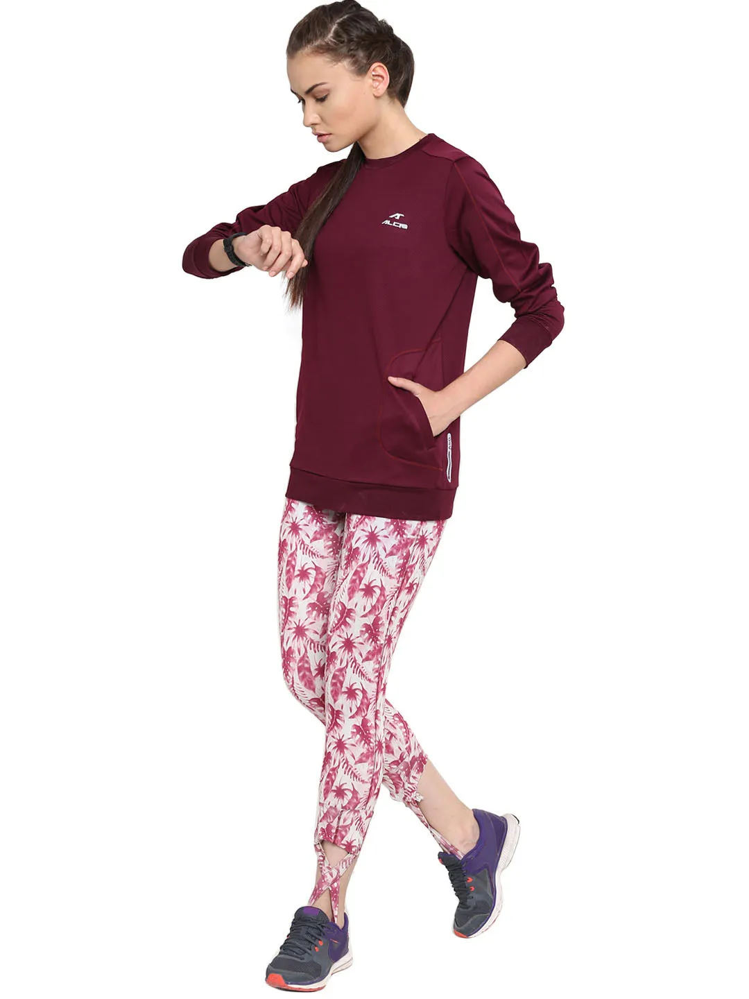 Women Solid Black Sweatshirts
