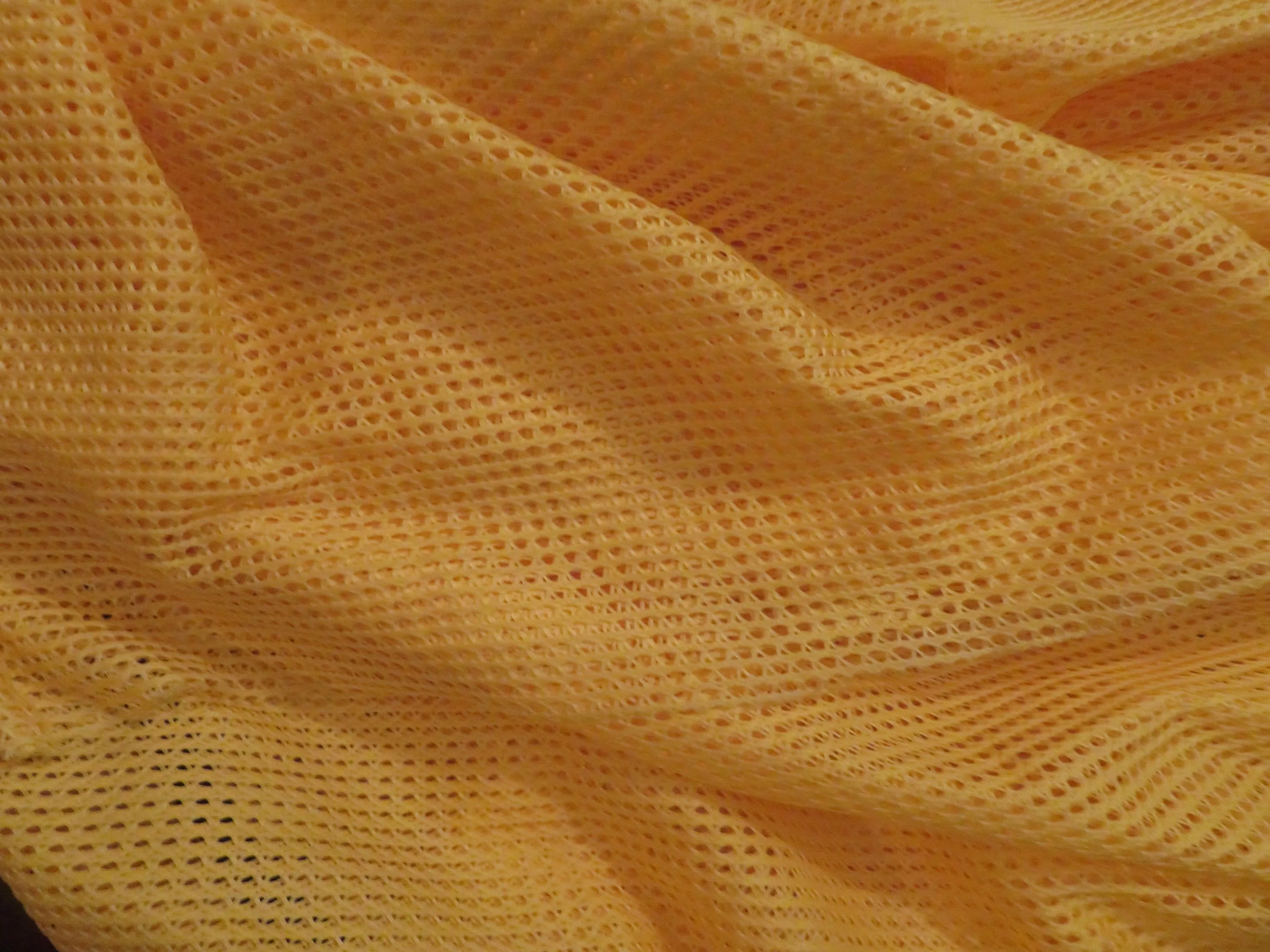 Yellow Dive Mesh.