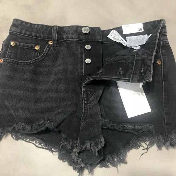 ZARA Mid-Rise Jean Shorts